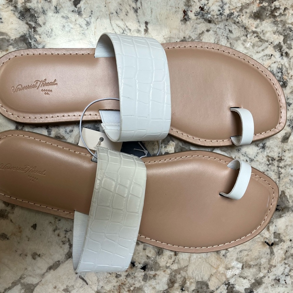 Universal Thread White Croc-Embossed Sandals